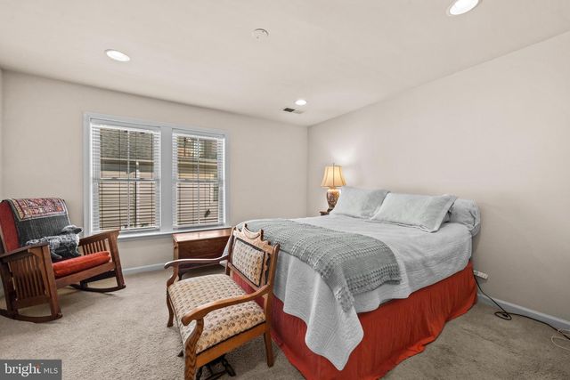 2613 S KENMORE CT, Arlington, VA 22206