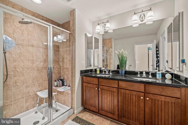 2613 S KENMORE CT, Arlington, VA 22206