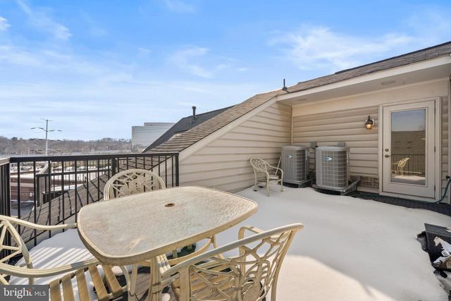 2613 S KENMORE CT, Arlington, VA 22206