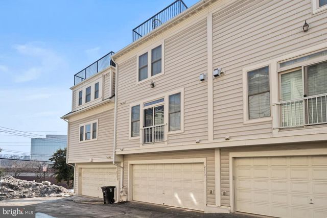 2613 S KENMORE CT, Arlington, VA 22206