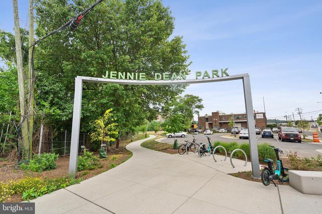 2613 S KENMORE CT, Arlington, VA 22206