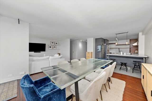 555 W Cornelia Avenue 1311, Chicago, IL 60657