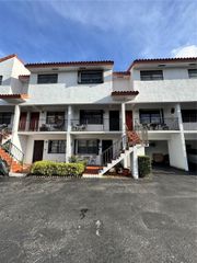421 Swallow Drive 10, Miami Springs, FL 33166