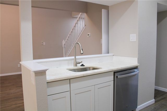 1001 W Bayview Blvd W B, Portland, TX 78374