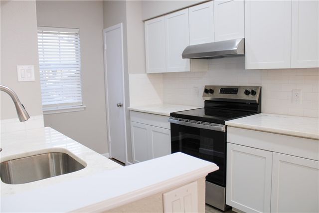 1001 W Bayview Blvd W B, Portland, TX 78374