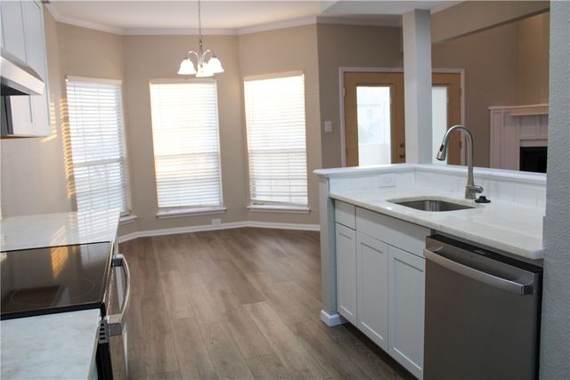 1001 W Bayview Blvd W B, Portland, TX 78374