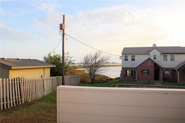 1001 W Bayview Blvd W B, Portland, TX 78374