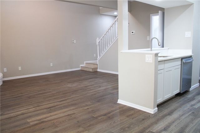 1001 W Bayview Blvd W B, Portland, TX 78374