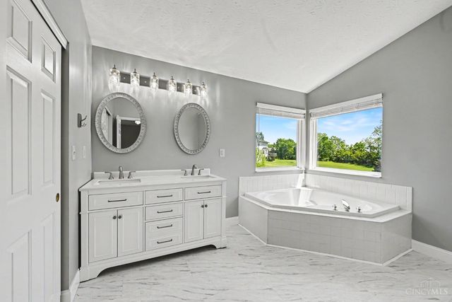 4716 Oakview Court, Liberty Twp, OH 45011