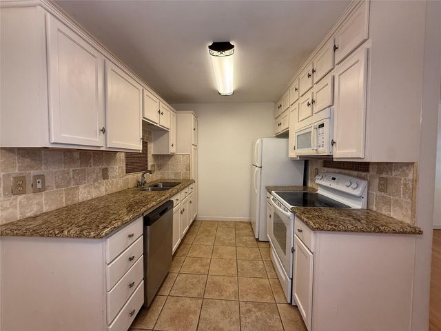 845 Augusta Drive 74, Houston, TX 77057