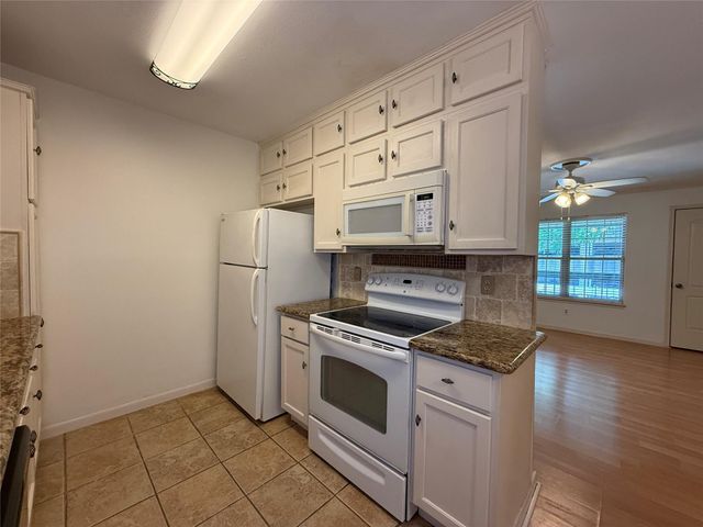 845 Augusta Drive 74, Houston, TX 77057