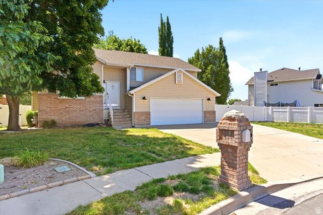 627 W FREMONT CIR, Centerville, UT 84014
