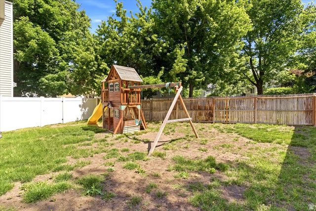 627 W FREMONT CIR, Centerville, UT 84014