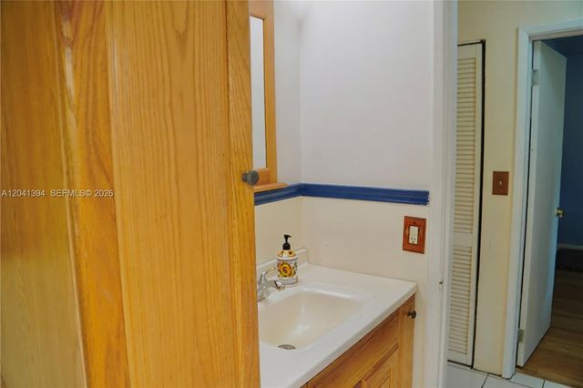 6701 Harding St, Hollywood, FL 33024