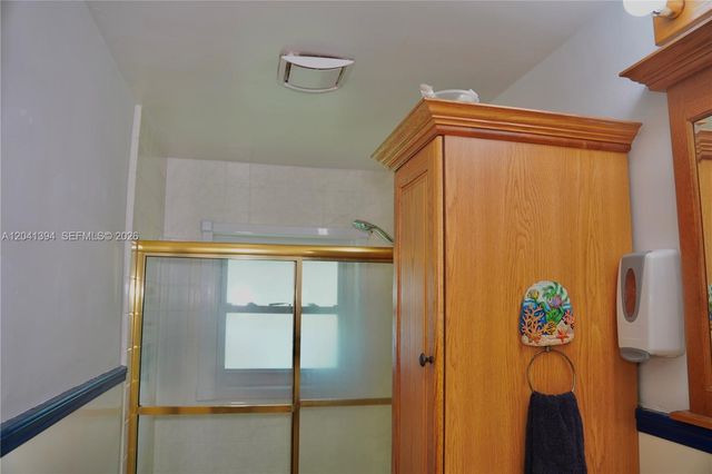 6701 Harding St, Hollywood, FL 33024