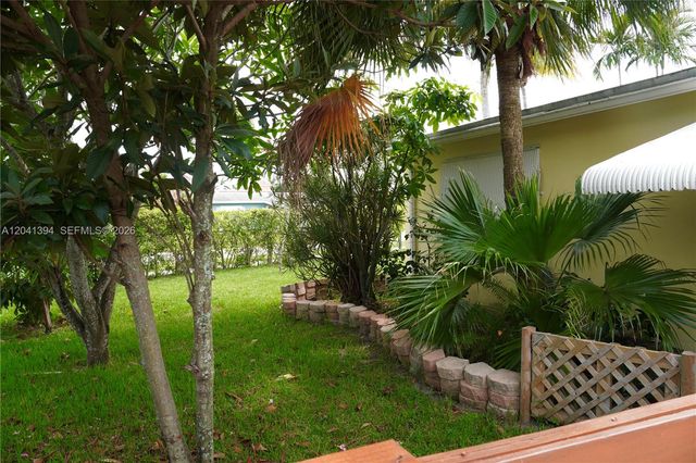 6701 Harding St, Hollywood, FL 33024
