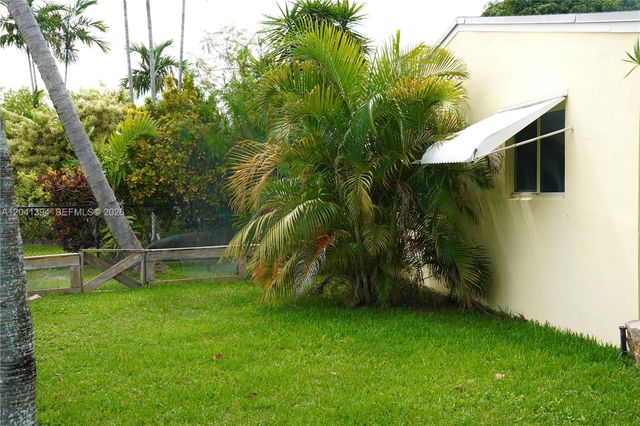 6701 Harding St, Hollywood, FL 33024