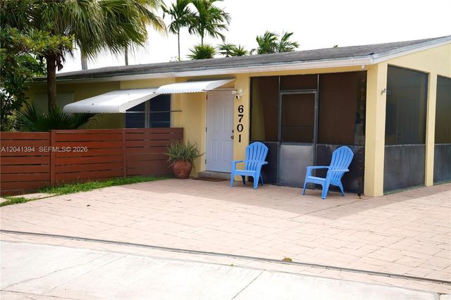 6701 Harding St, Hollywood, FL 33024
