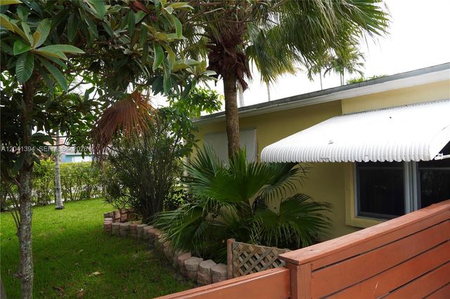 6701 Harding St, Hollywood, FL 33024