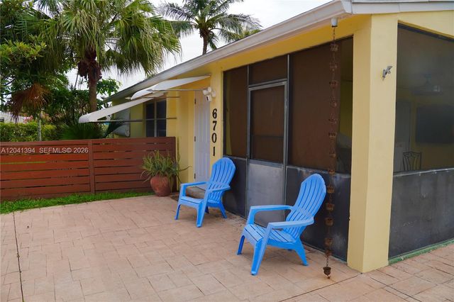 6701 Harding St, Hollywood, FL 33024