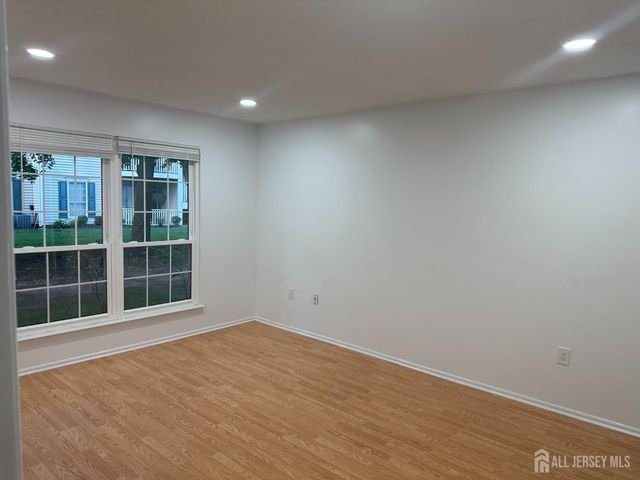 158 Darwin Lane, North Brunswick, NJ 08902