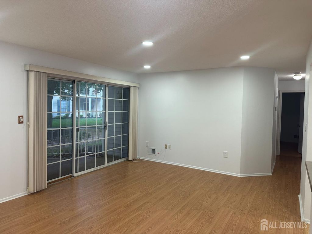 158 Darwin Lane, North Brunswick, NJ 08902