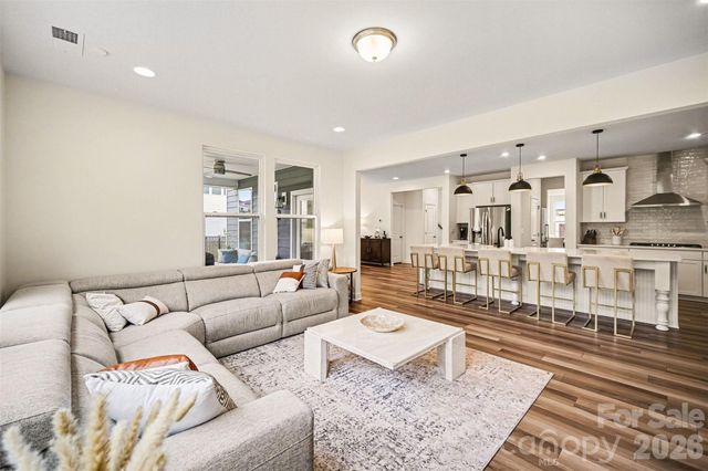 6043 Jepson Court, Charlotte, NC 28214