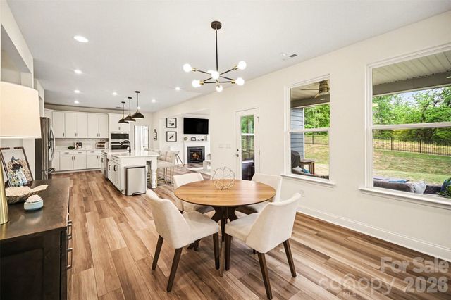 6043 Jepson Court, Charlotte, NC 28214