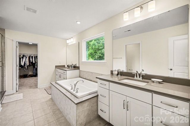 6043 Jepson Court, Charlotte, NC 28214