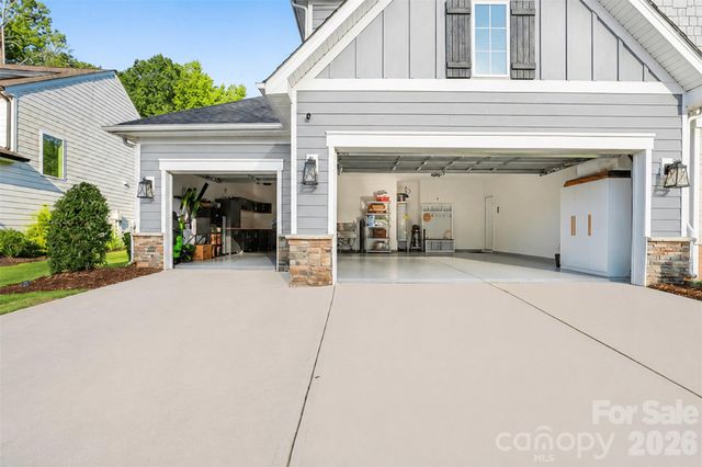 6043 Jepson Court, Charlotte, NC 28214