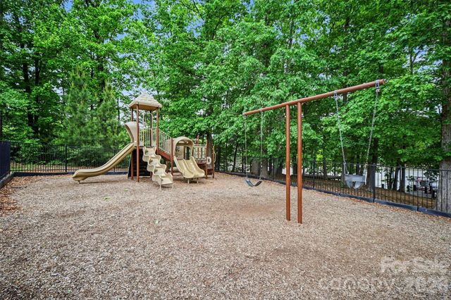 6043 Jepson Court, Charlotte, NC 28214