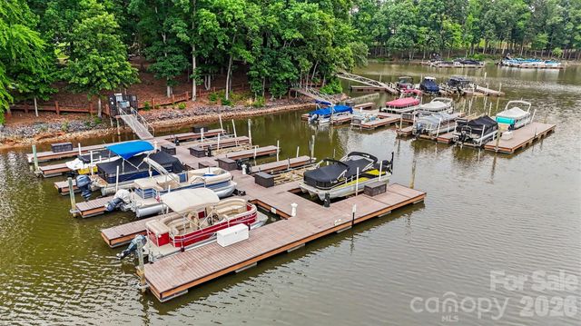 6043 Jepson Court, Charlotte, NC 28214