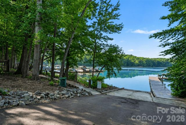 6043 Jepson Court, Charlotte, NC 28214