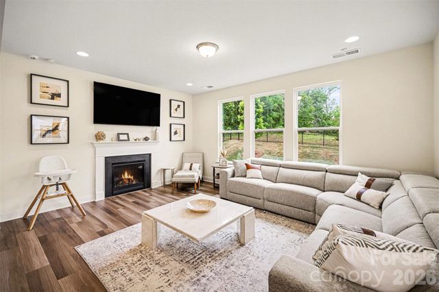 6043 Jepson Court, Charlotte, NC 28214