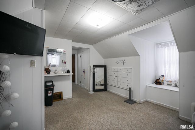 1503 STATE Street, Pekin, IL 61554