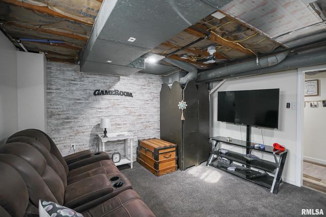 1503 STATE Street, Pekin, IL 61554