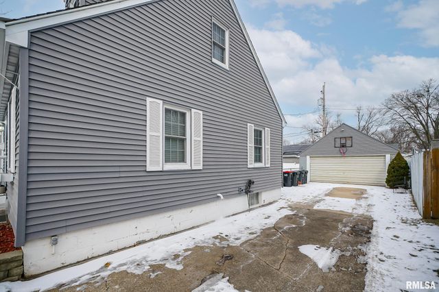 1503 STATE Street, Pekin, IL 61554