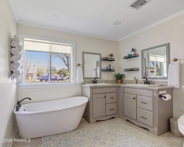 317 Silverbell Parkway, Lafayette, LA 70508