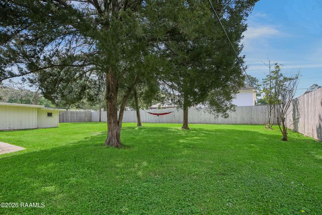 317 Silverbell Parkway, Lafayette, LA 70508