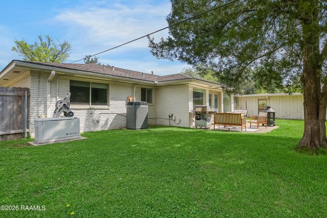 317 Silverbell Parkway, Lafayette, LA 70508