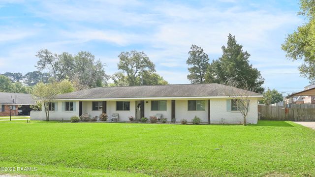 317 Silverbell Parkway, Lafayette, LA 70508