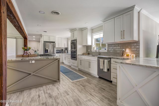 317 Silverbell Parkway, Lafayette, LA 70508