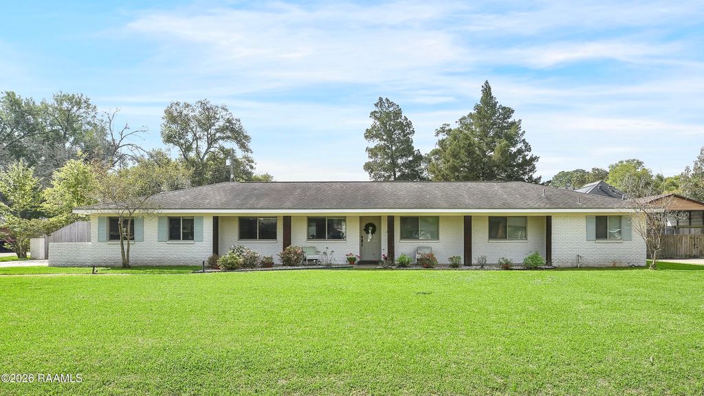 317 Silverbell Parkway, Lafayette, LA 70508