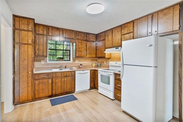 4534 Tifton NE Court, Powder Springs, GA 30127