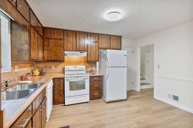 4534 Tifton NE Court, Powder Springs, GA 30127