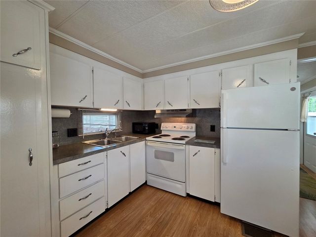 4333 72ND STREET N 80, St Petersburg, FL 33709