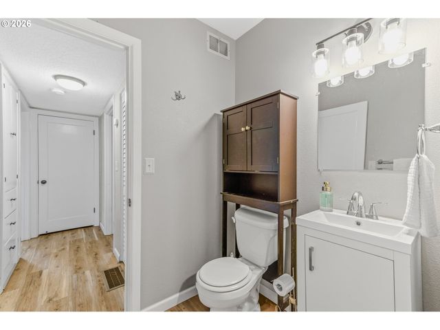 116 Ne JAMES St, Camas, WA 98607