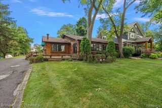 1167 E Lake Drive, Novi, MI 48377