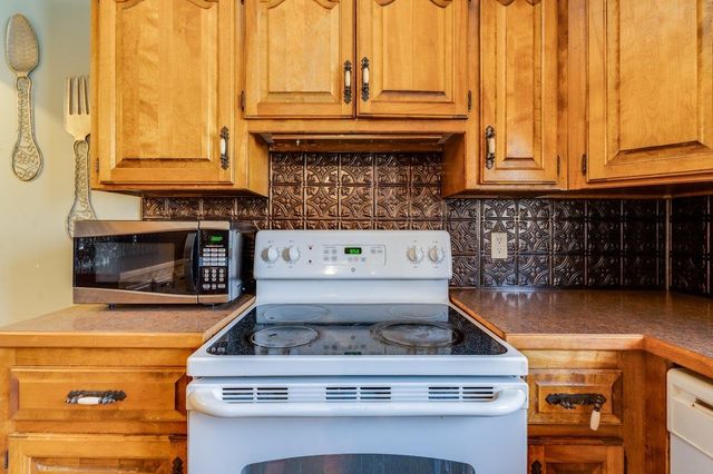 5514 E Kinkaid St, Wichita, KS 67218