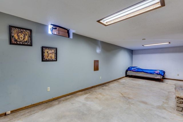 5514 E Kinkaid St, Wichita, KS 67218